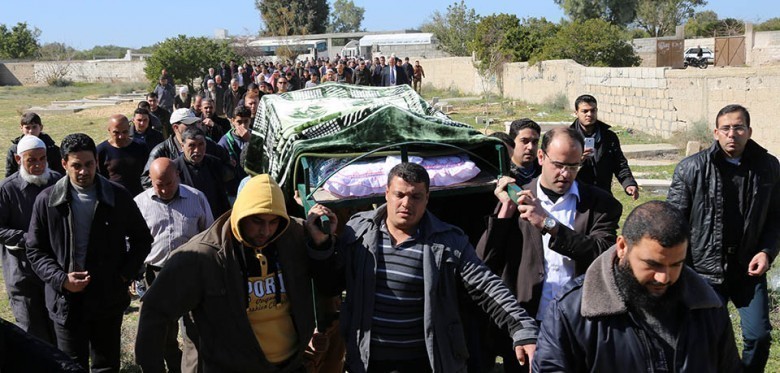 صور من داخل مقبرة عائلة البطة- غرب خان يونس 