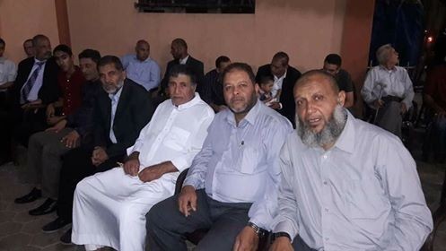 [[[495,109,94,137,755,425],"والد العريس "],[[373,101,58,104,755,425],"سفيان البطه"],[[286,105,43,78,755,425],"خليل احمد البطه"],[[167,90,42,76,755,425],"مروان نايف البطه"]]