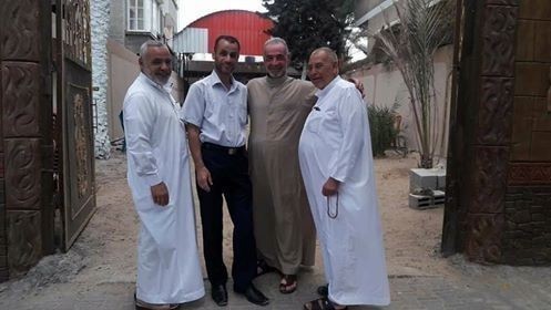 [[[418,58,49,65,755,425],"فايز البطه"],[[357,47,34,66,755,425],"سليم البطه"],[[285,43,42,67,755,425],"د. عصام البطه"],[[191,53,41,63,755,425],"محمد البطه"]]