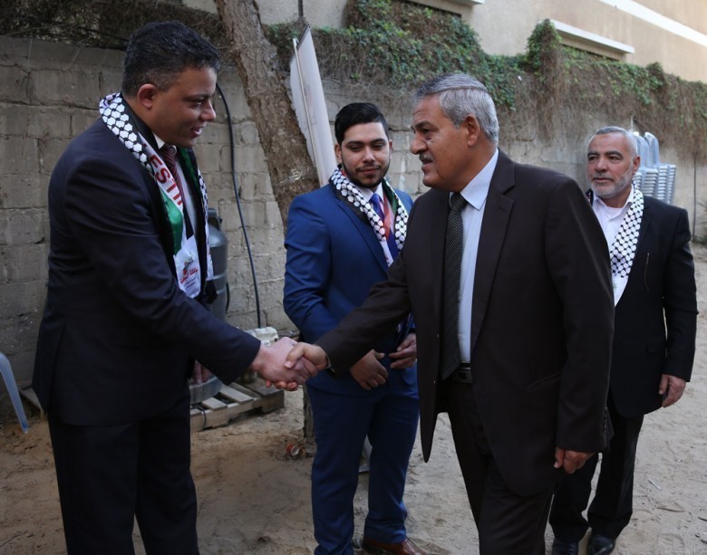 [[[618,134,57,76,755,593],"223,محمد عبدو سليم,http://www.albatta.net/profile/258"],[[433,99,68,105,755,593],"د. أسامة الفرا \"محافظ خان يونس السابق\""],[[357,114,52,86,755,593],"صبري عبداللطيف صبري"],[[153,43,75,115,755,593],"171,محمد احمد سعيد احمد,http://www.albatta.net/profile/212"]]