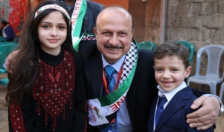 [[[308,22,139,187,755,444],"114,أ. محمد زياد محمد مصطفى البطه,http://www.albatta.net/profile/172"]]