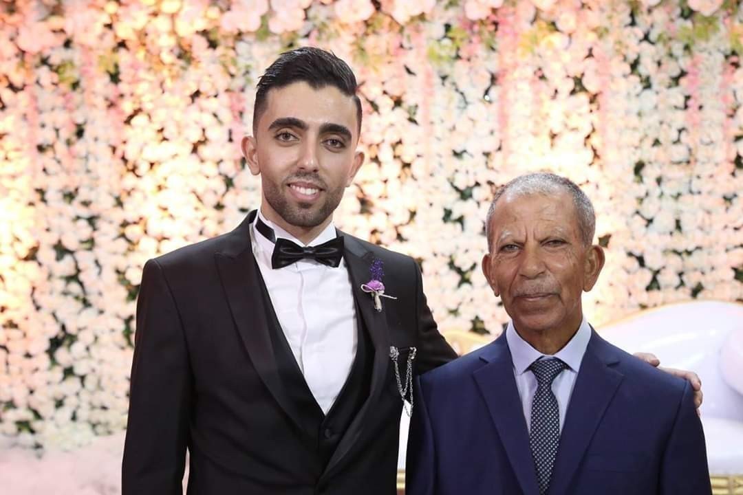 [[[483.991455078125,181.98862648010254,133.00568,181.00568,755,504],"44,والد العريس السيد/ محمد عبدالله حسن  عبدالله البطه أبوحسام,http://www.albatta.net/profile/92"],[[255.9942626953125,57.997161865234375,109.00568,183.00568,755,504],"1,(العريس) م. منير محمد عبدالله حسن البطه,http://www.albatta.net/profile/95"]]