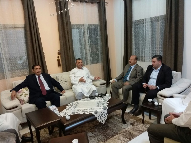 [[[596,224,37,53,755,566],"عماد احمد البطه"],[[506,215,31,48,755,566],"محمد زياد البطه"],[[297,226,32,43,755,566],"أحمد فضل البطه"],[[123,247,45,53,755,566],"المختار د. فوزي البطه"]]