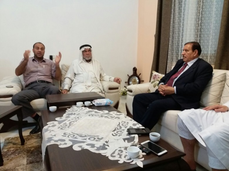 [[[596,126,69,92,755,566],"المختار د. فوزي البطه"],[[261,146,49,58,755,566],"بهاء الدين علي البطه"],[[105,123,41,78,755,566],"عبدالقادر علي البطه"]]