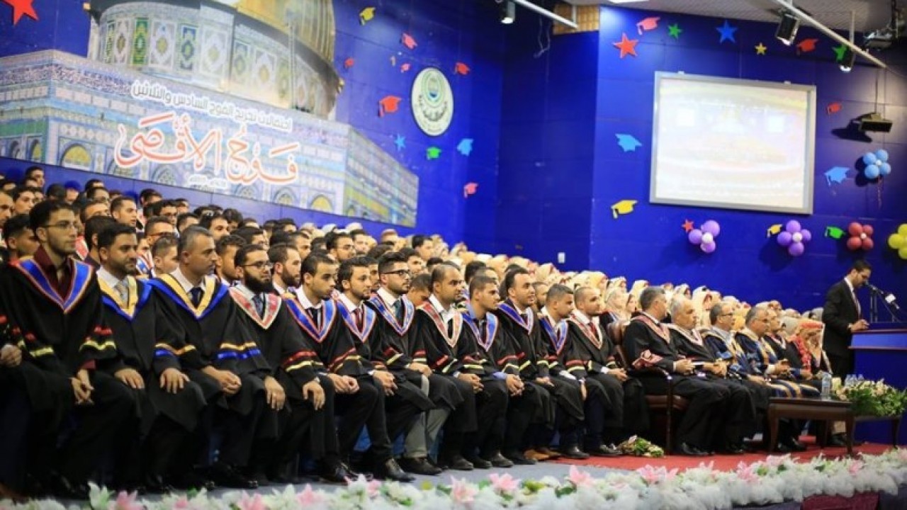 تخريج م. هالة محمد البطه وم. عرين بهاءالدين البطه من كلية الهندسة في الجامعة الإسلامية