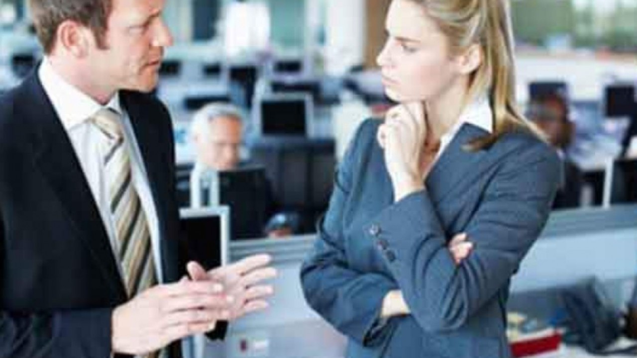 7 أخطاء في لغة الجسد تجعل الآخرين لا يثقون بك