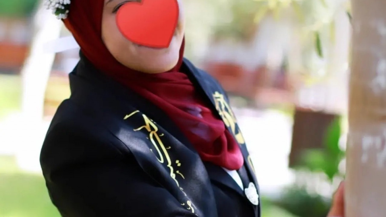 تخرج ملاك سليم البطة من كلية التمريض