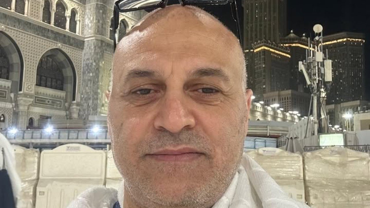 عائلة البطة تهنئ الدكتور محمد أحمد خليل البطة بأداء فريضة الحج
